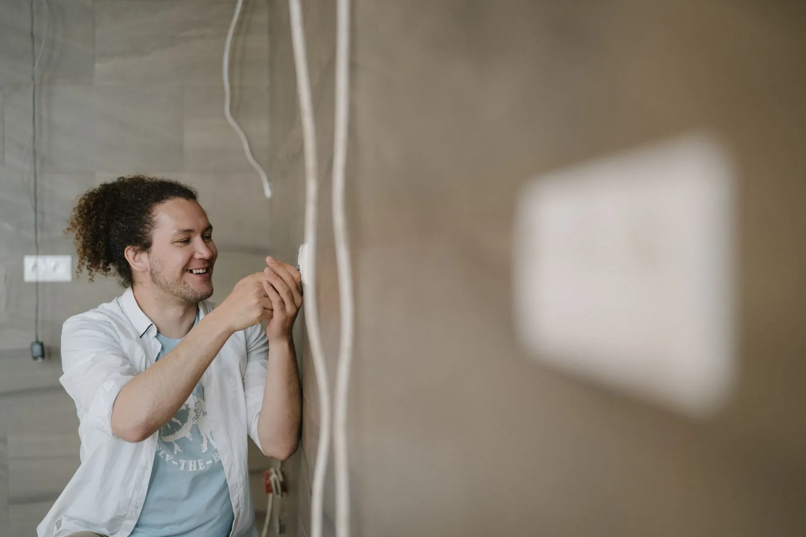 Avize ve spot aydınlatma montajı